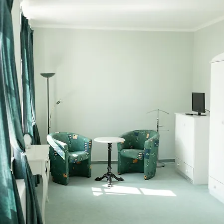 Hotel-Garni Gut Tribbevitz Neuenkirchen auf Rugen Buitenkant foto