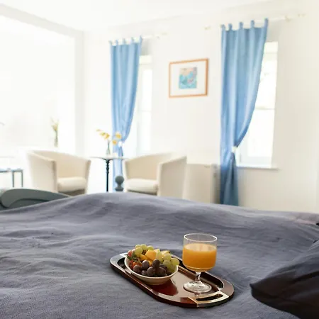 Hotel-Garni Gut Tribbevitz Neuenkirchen auf Rugen Buitenkant foto
