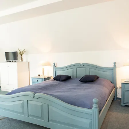 Hotel-Garni Gut Tribbevitz Neuenkirchen auf Rugen Buitenkant foto
